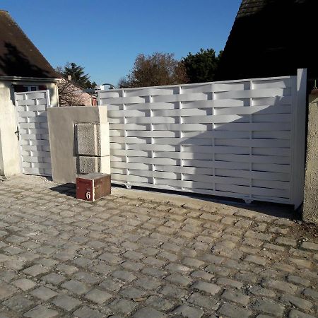 Bruse & Co Bed and Breakfast Oissery Exterior foto