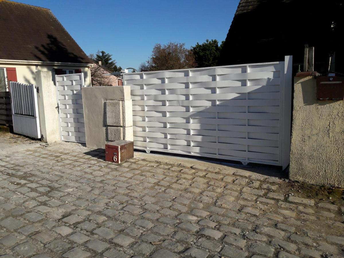 Bruse & Co Bed and Breakfast Oissery Exterior foto